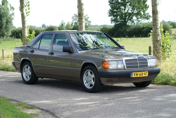 mercedes 190 E 15.jpg