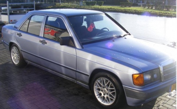 mercedes190.jpg