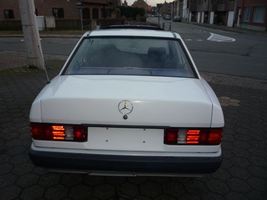 Mercedes-Benz-190_18930677 4.jpg