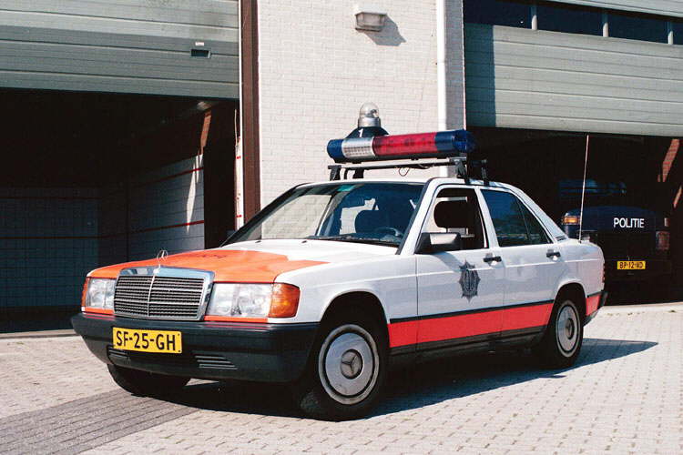 Mercedes-Benz190D-1987 politie.jpg