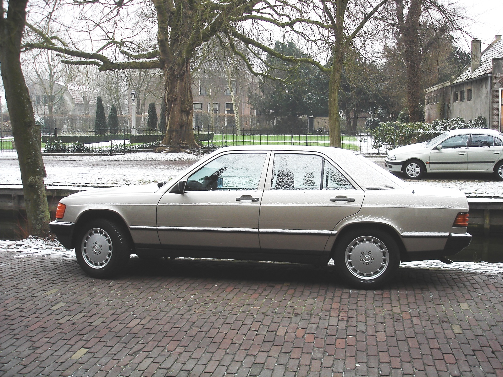 mercedes-190e-jan.2012+.JPG