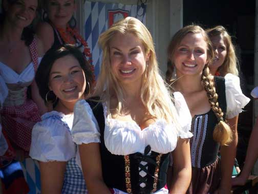 oktoberfest_girls_2.jpg