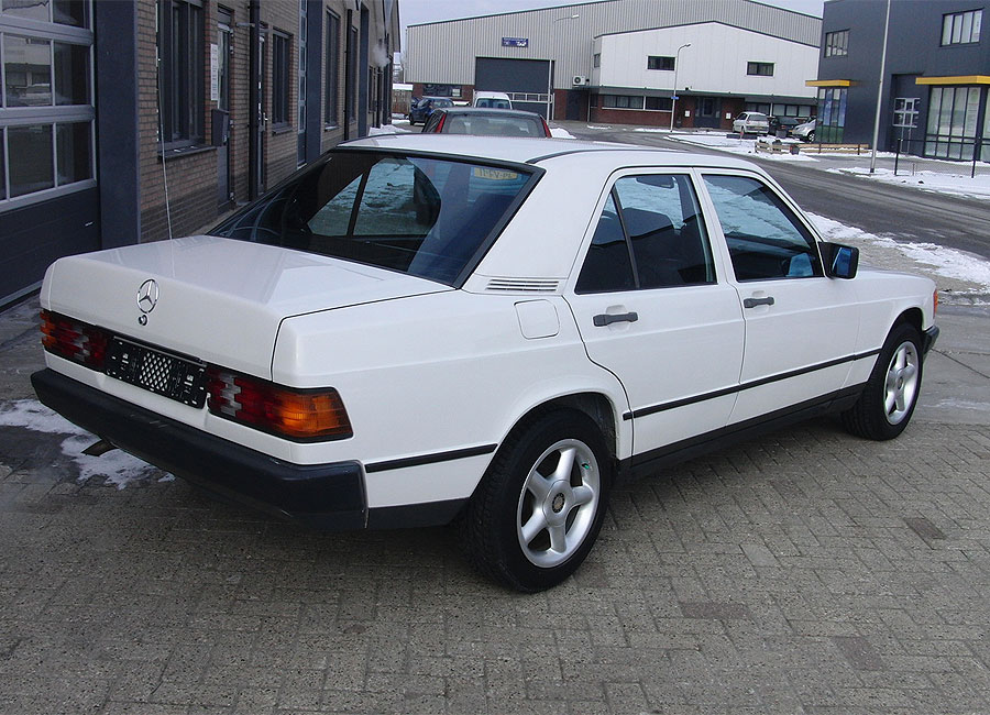 mercedes 190 3.jpg