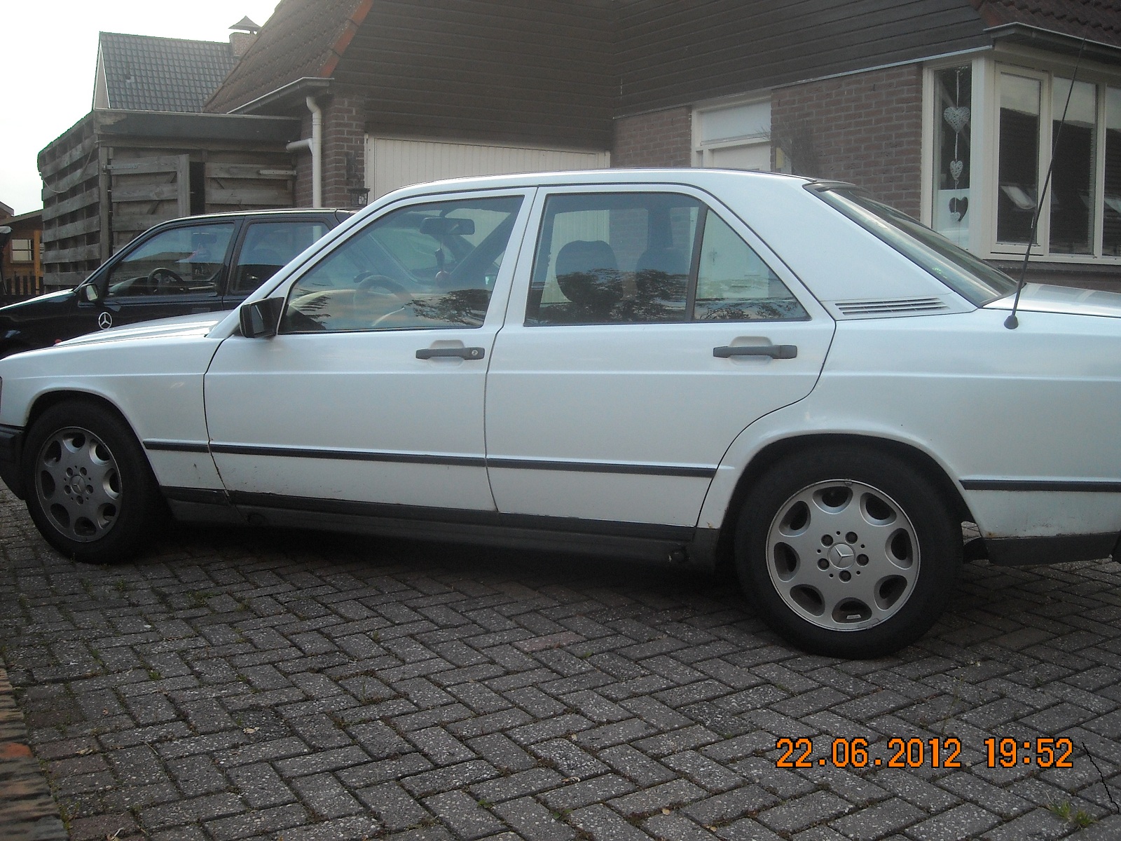 190D 01.jpg