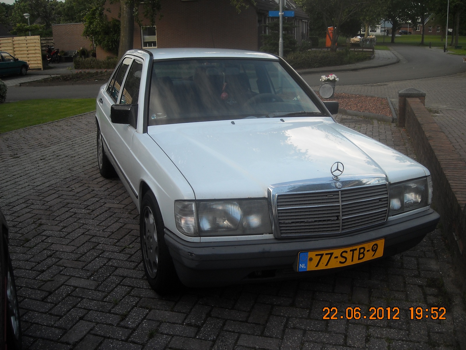 190D 02.jpg
