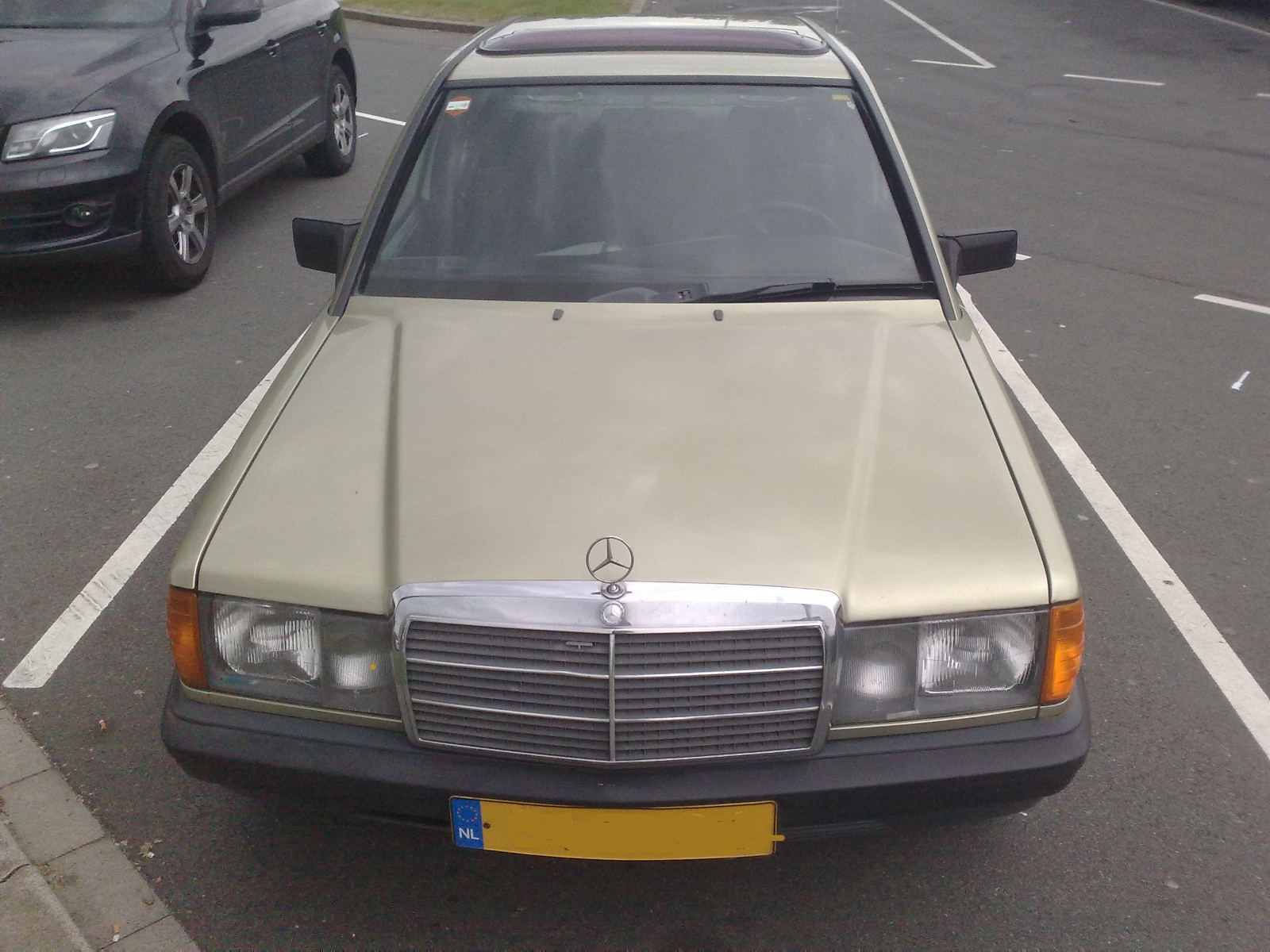 benz zonder nummerbord.jpg