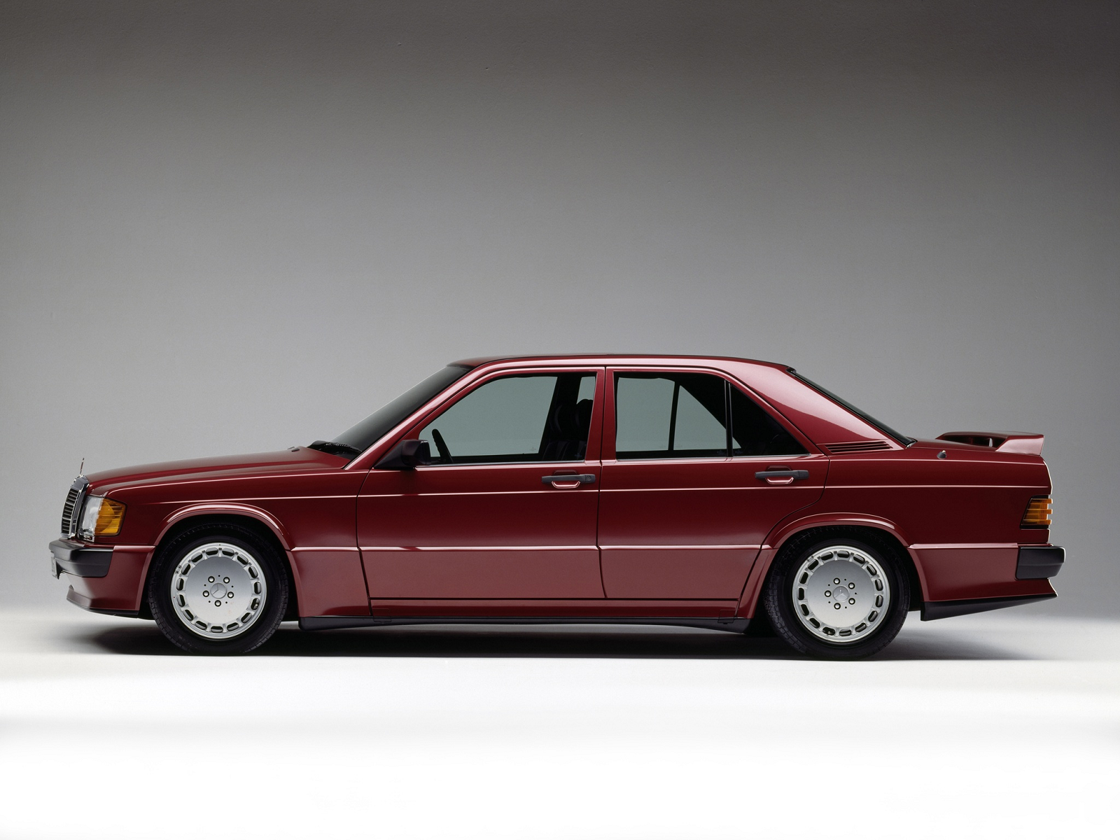 autowp_ru-mercedes-benz-190e-2_5-16-6111.png