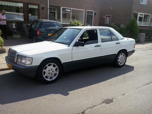 mercedes-benz-190-serie-2-0-d-4209451-1.jpg