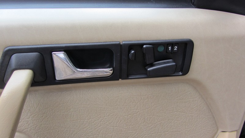 seatadjust.jpg