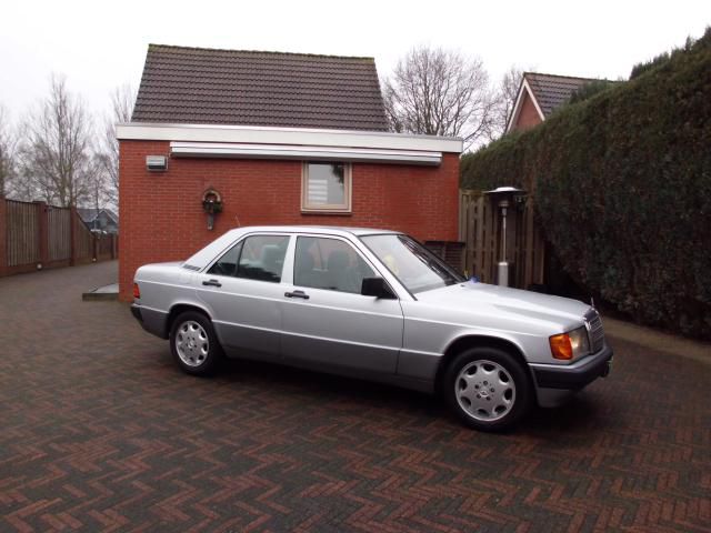 mercedes-benz-190-serie-2-0-e-nieuwstaat-apk-tot-feb-2014-5171203-1.jpg