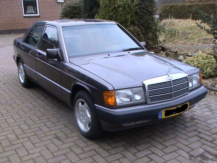 mercedes 190.JPG