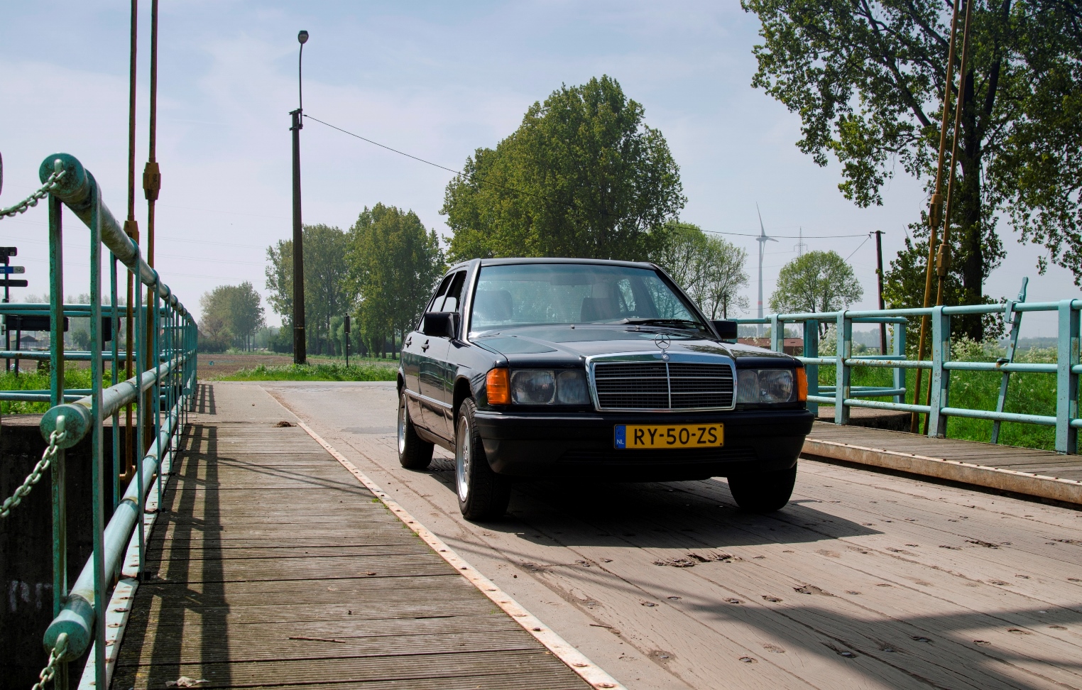 Mercedes190D - kopie (2).jpg