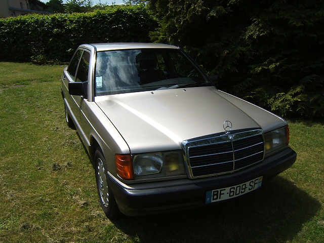 190E 2.0 1989 010.jpg