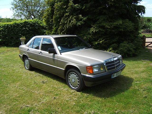 190E 2.0 1989 011.jpg