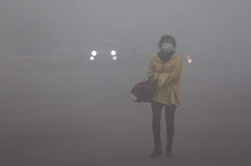 Smog hindert verkeer Noord-China 2.jpg