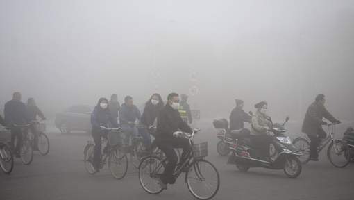 Smog hindert verkeer Noord-China.jpg
