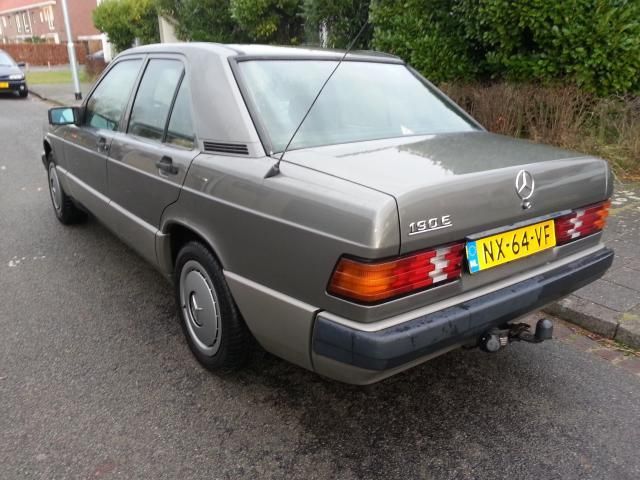 mercedes-benz-190-serie-2-0-7102359-2.jpg