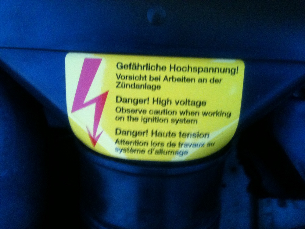Sticker Hochspannung_MB.jpg