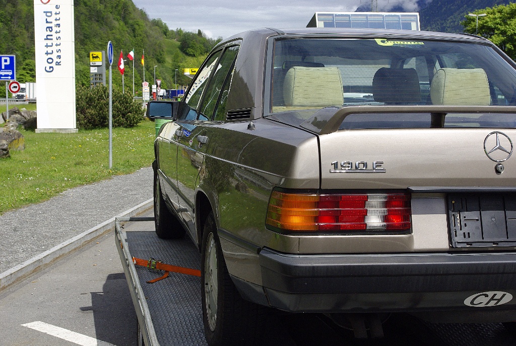 190E 2,6 links.jpg