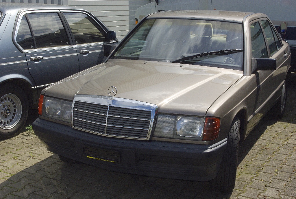 190E 2,6 front.jpg