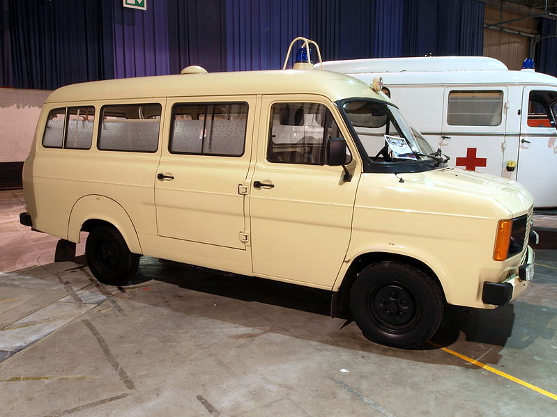 799px-Ford_Transit_Ambulance_pic3.JPG
