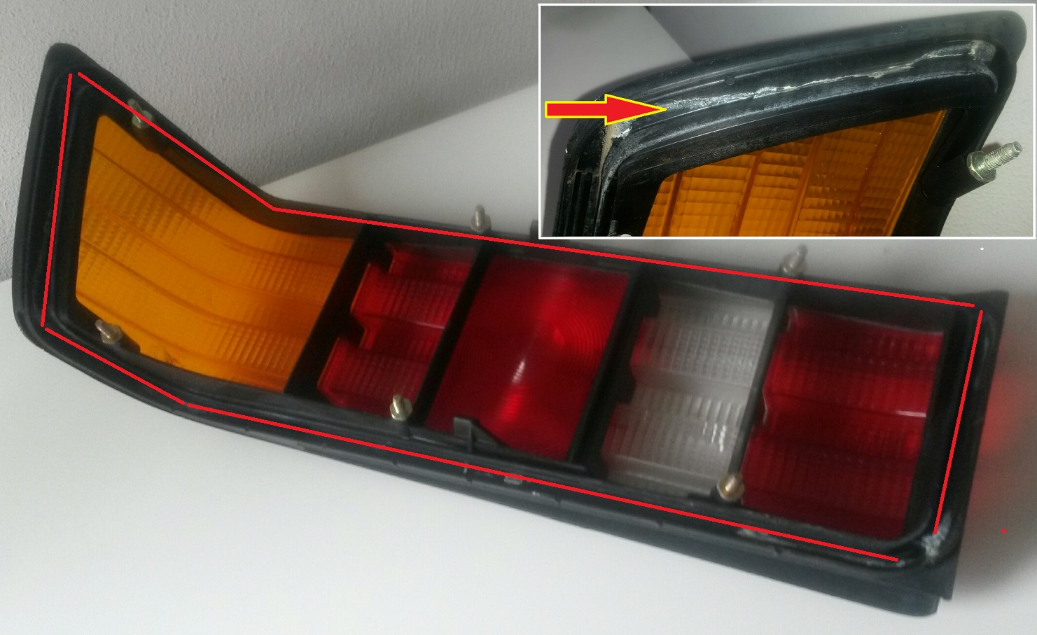 W201 Rubber positie achterlicht.jpg