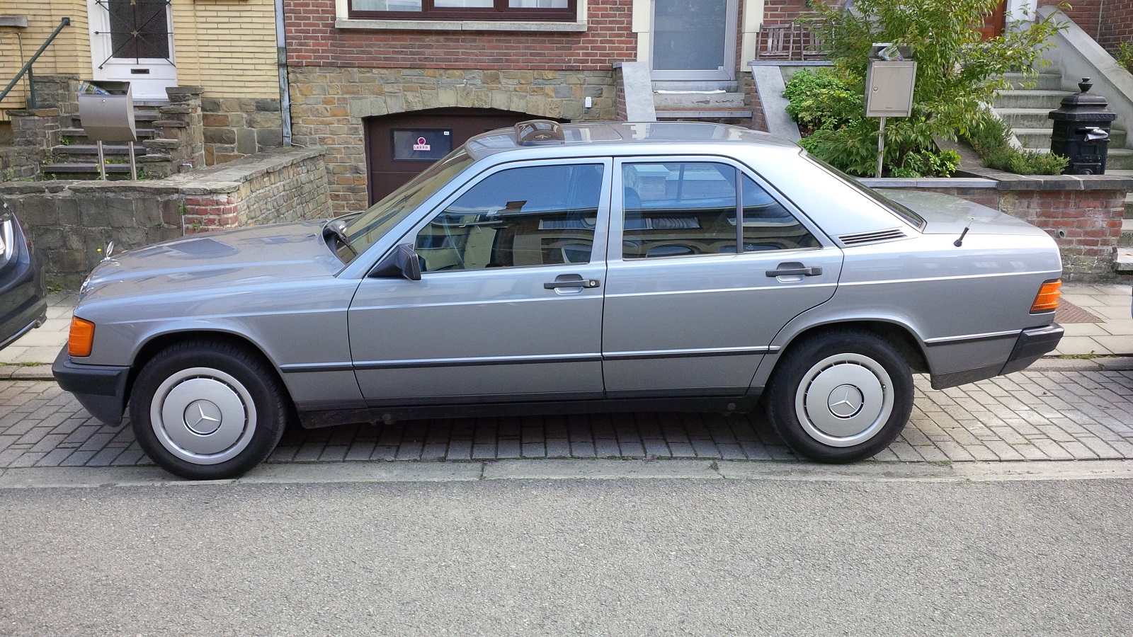 190E2.3.jpg