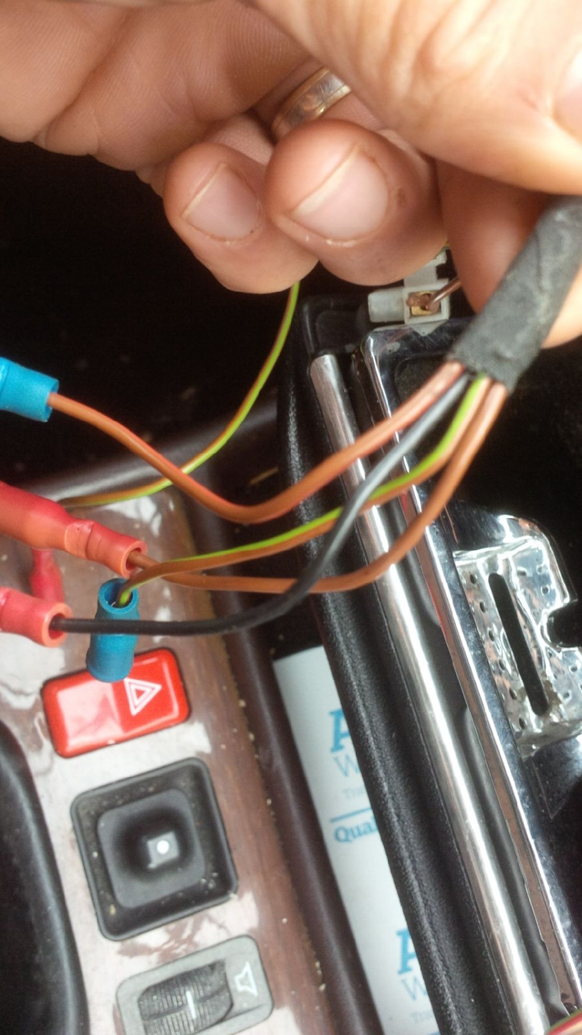 4 draden met rode en blauwe connectoren.jpg