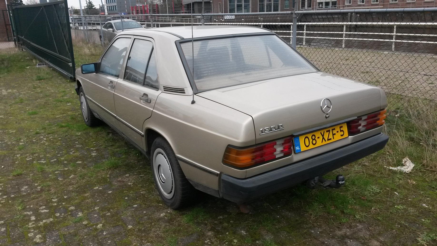 Mercedes 190D 2.5 31122015 1.jpg