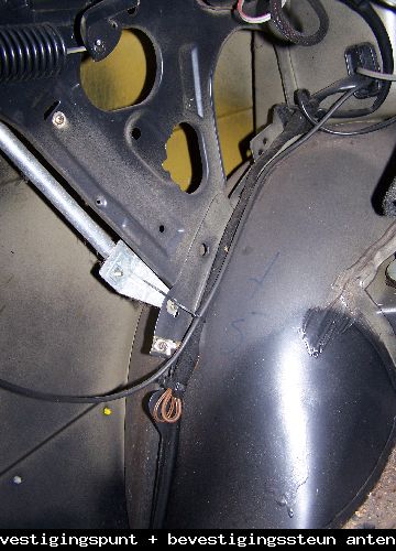 Antenne bevestiging.JPG